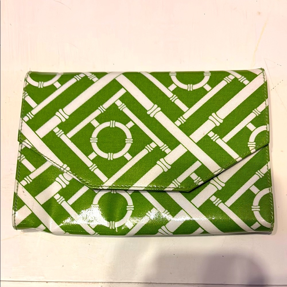 Halsea Green bamboo pattern Clutch